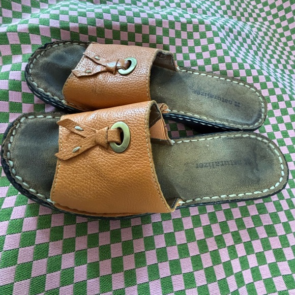 Naturalizer Leather Slides - Picture 6 of 9